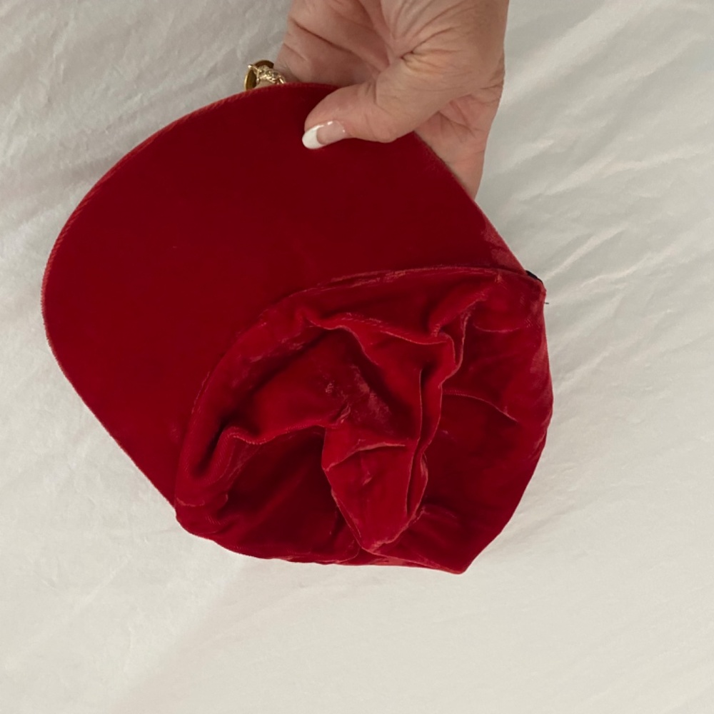 Velvet Cap - Red - Picture 3 of 7
